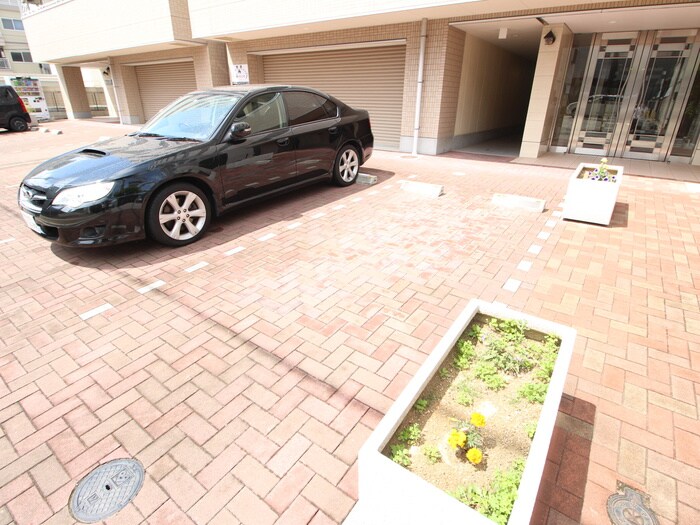 物件外観写真6　(駐車場)