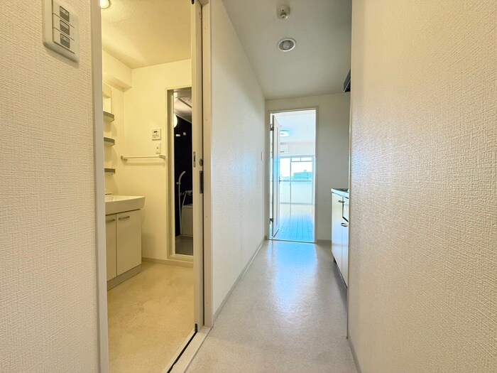 物件内観写真19　(廊下)