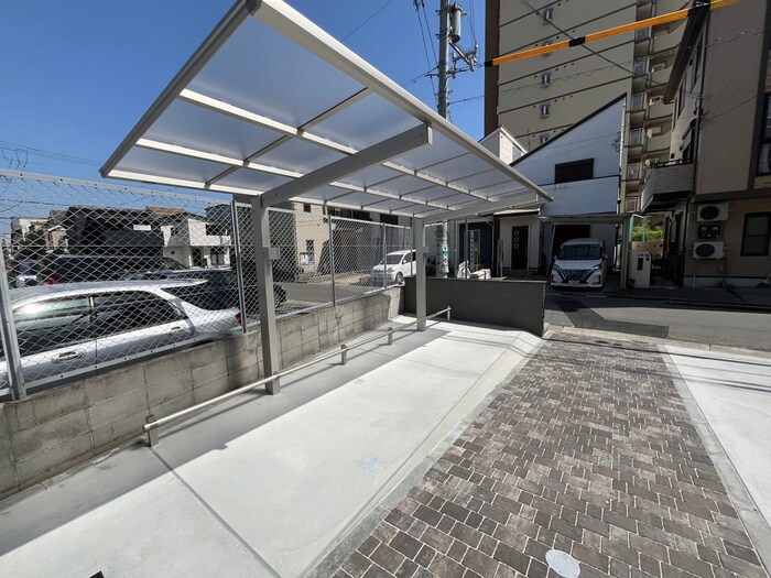 物件外観写真3　(駐輪場)