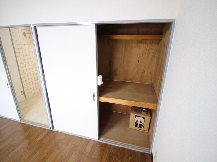 物件内観写真15　(収納)
