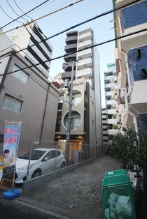 YOU´S八番館の外観写真