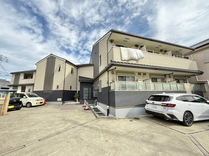 物件外観写真1　(外観写真)