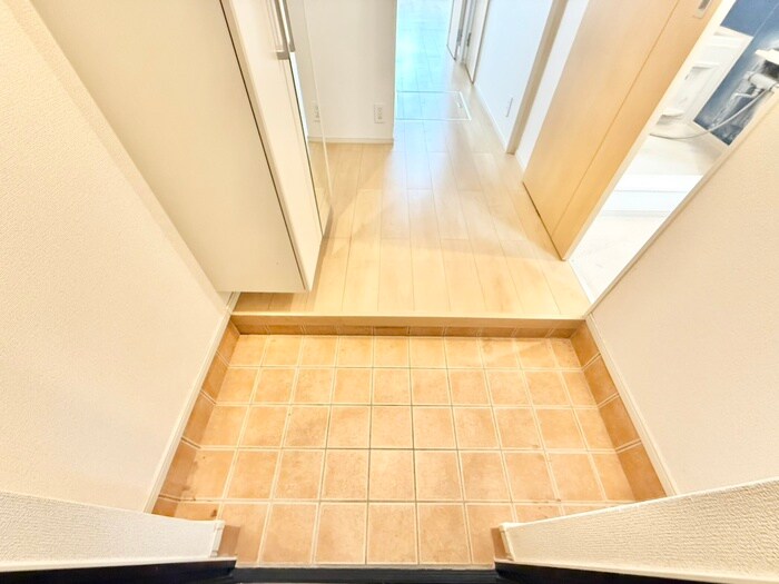 物件内観写真17　(玄関)