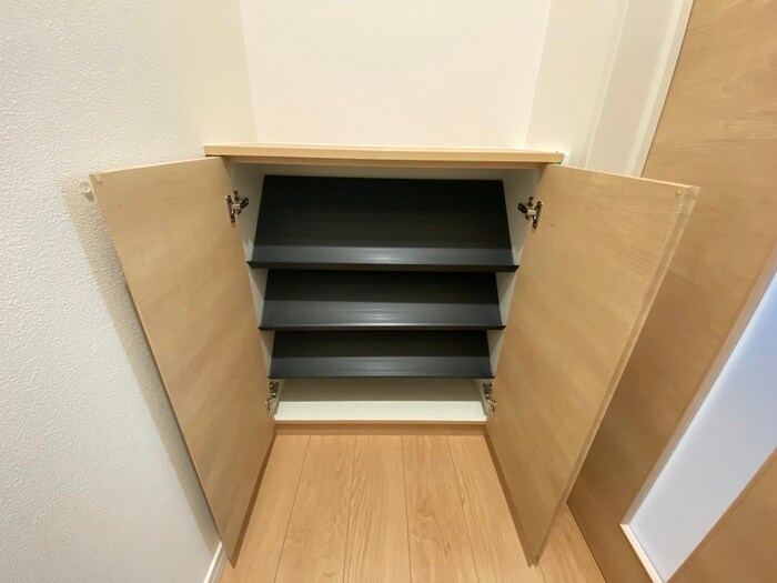 物件内観写真18　(靴箱)