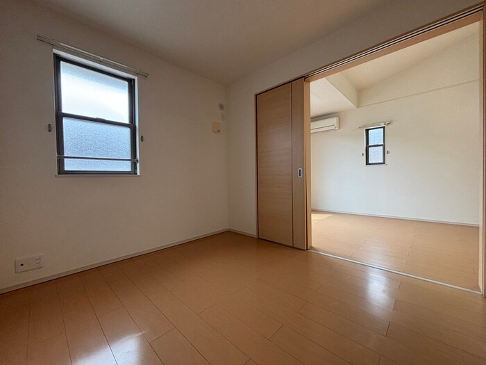 物件内観写真9　(居室)