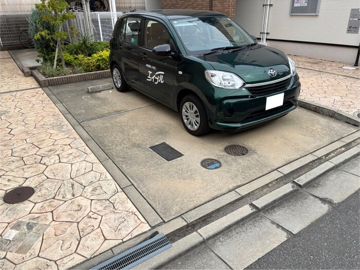 物件外観写真5　(駐車場)