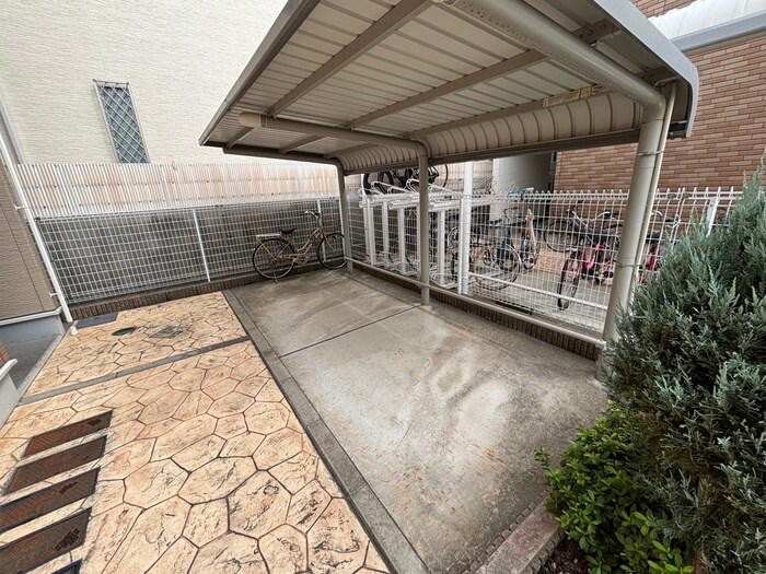 物件外観写真6　(駐輪場)