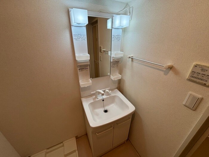 物件内観写真15　(洗面)