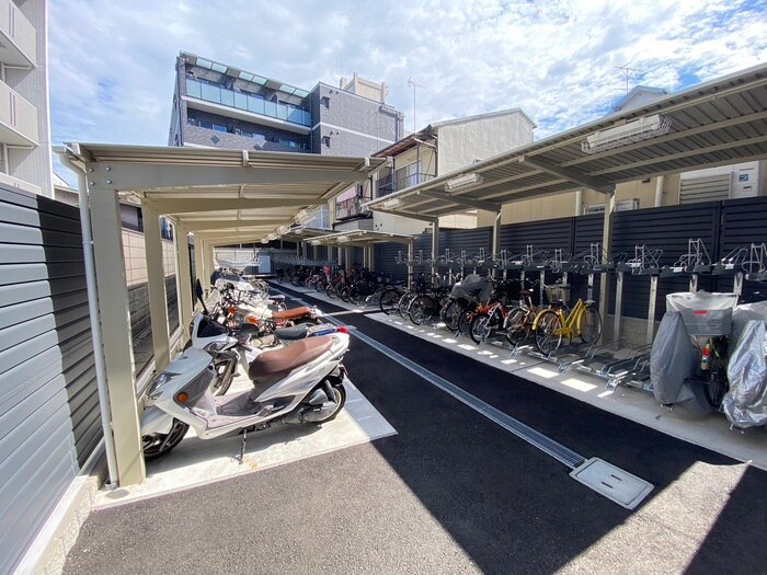 物件外観写真5　(駐輪場)