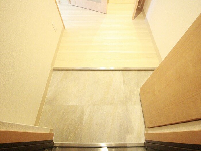 物件内観写真7　(玄関)