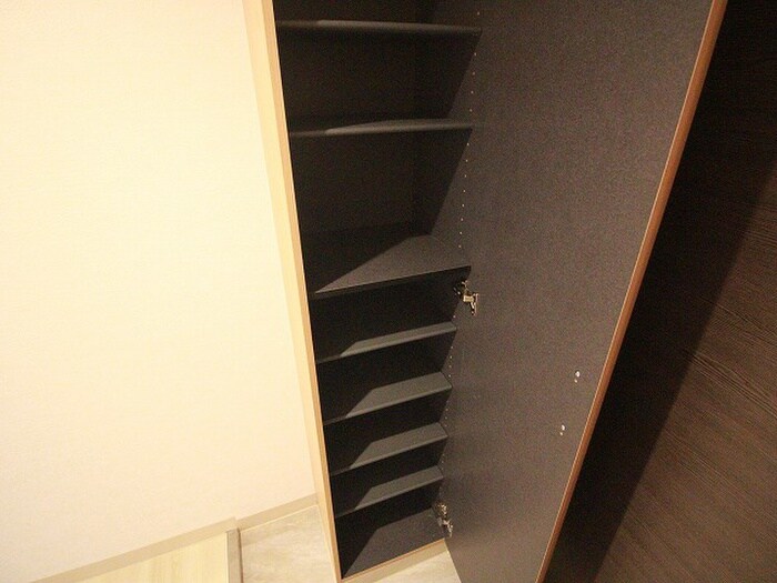 物件内観写真8　(靴箱)