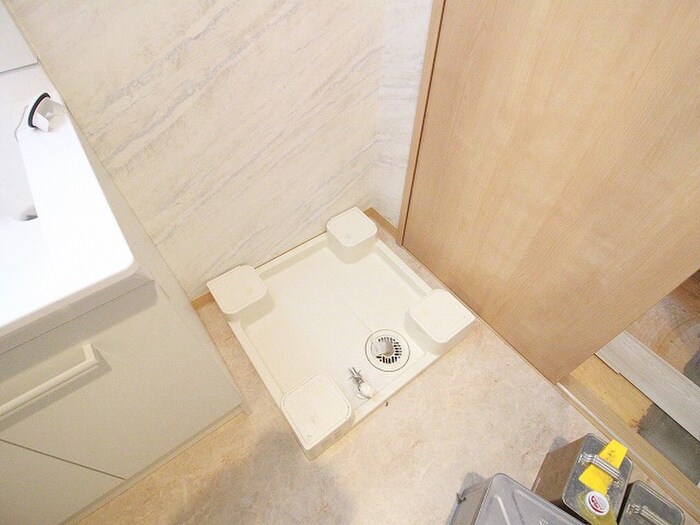 物件内観写真10　(洗濯機置場)