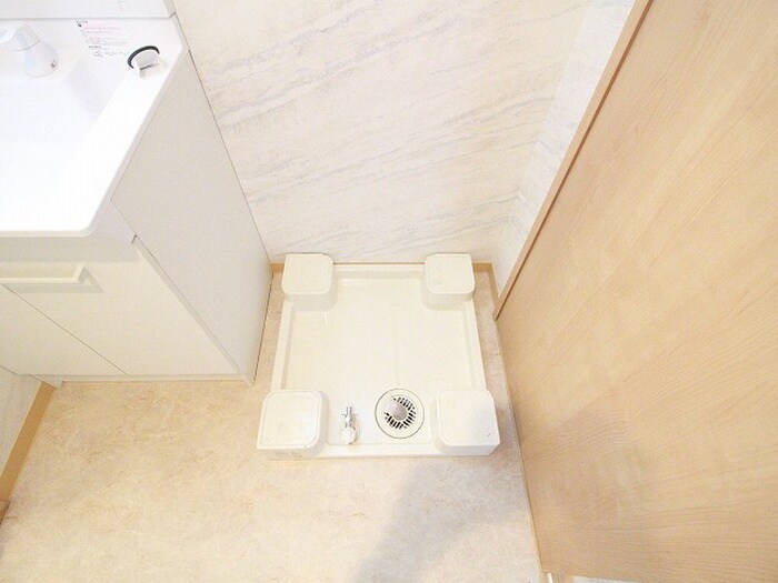 物件内観写真13　(洗濯機置場)