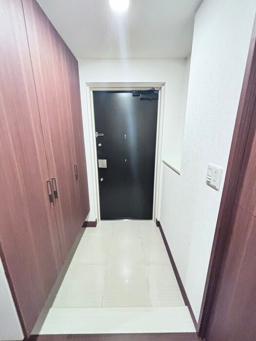 物件内観写真10　(玄関)