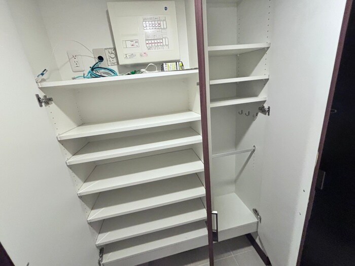 物件内観写真14　(靴箱)