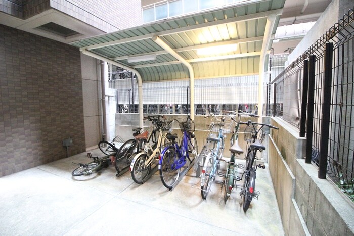 物件外観写真3　(駐輪場)