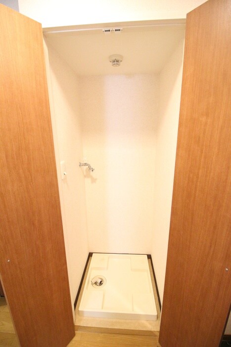 物件内観写真14　(洗濯機置場)