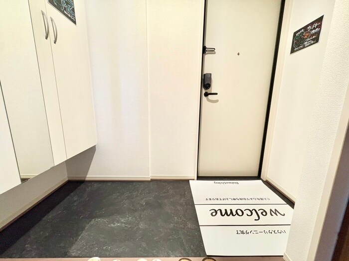 物件内観写真16　(玄関)