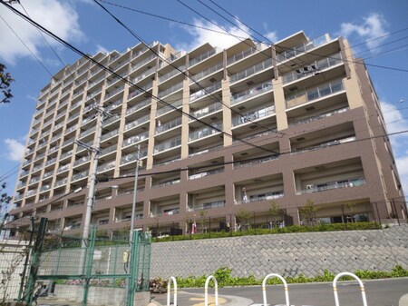 千里ﾃﾞｨｱﾋﾙｽﾞﾌﾞﾗｲﾄﾘｯｼﾞ(516)外観写真