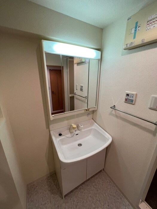 物件内観写真11　(洗面)