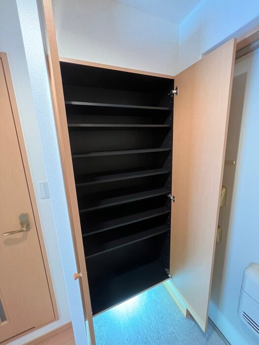 物件内観写真15　(靴箱)