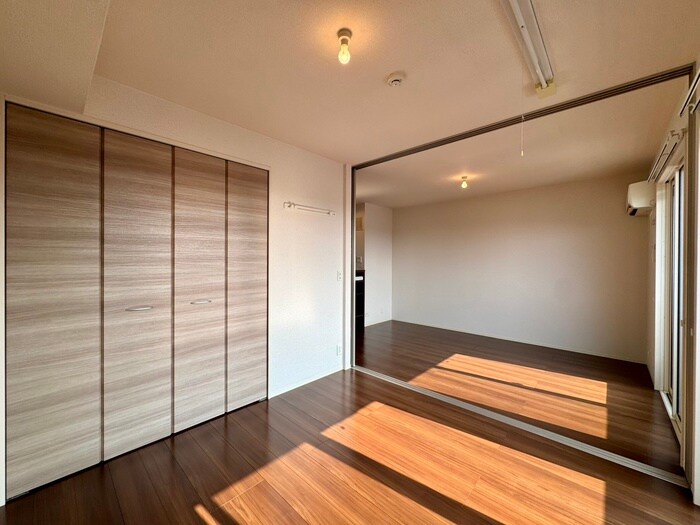 物件内観写真8　(居室)