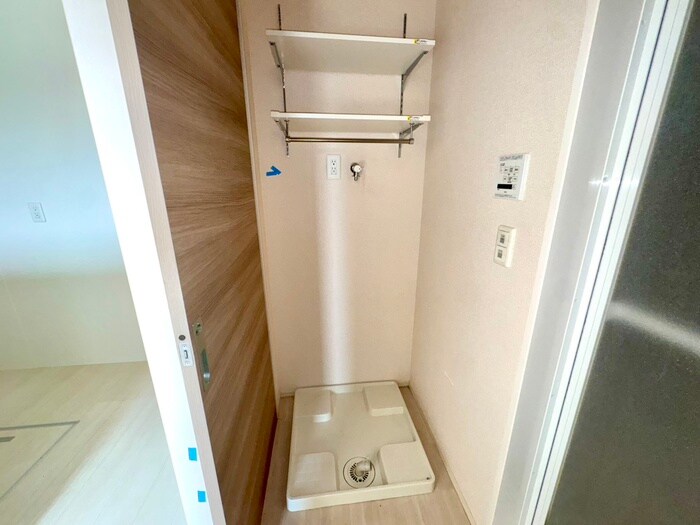 物件内観写真13　(洗濯機置場)
