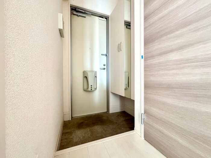 物件内観写真17　(玄関)