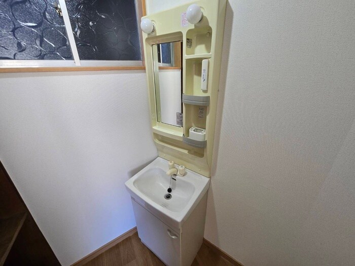 物件内観写真11　(洗面)