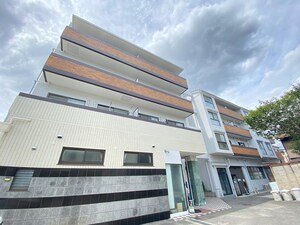メゾン八条外観写真