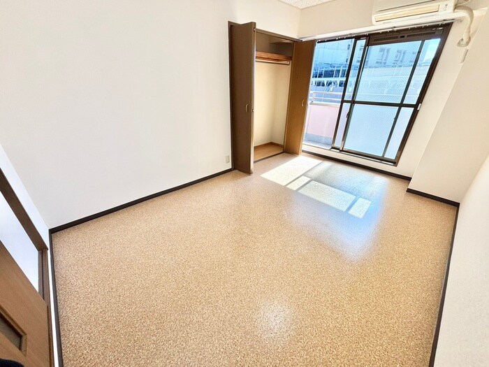 物件内観写真13　(居室)