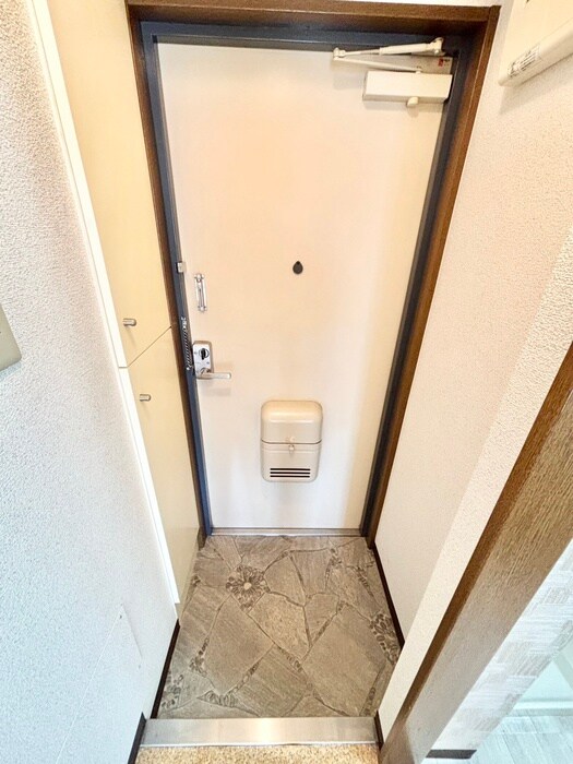 物件内観写真16　(玄関)