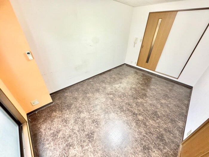 物件内観写真19　(居室)