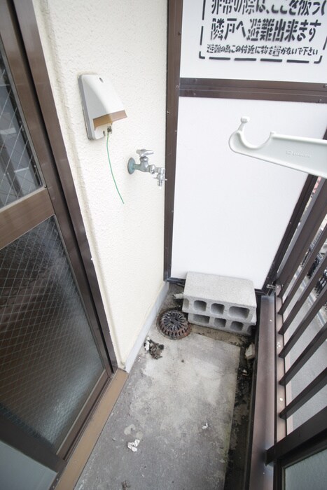 物件内観写真18　(洗濯機置場)