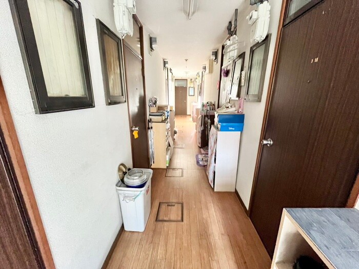 物件外観写真5　(エントランス部分)