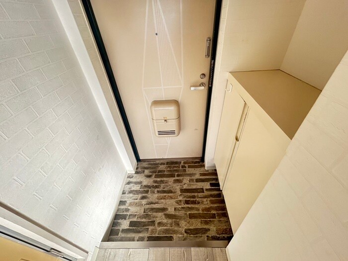 物件内観写真7　(玄関)