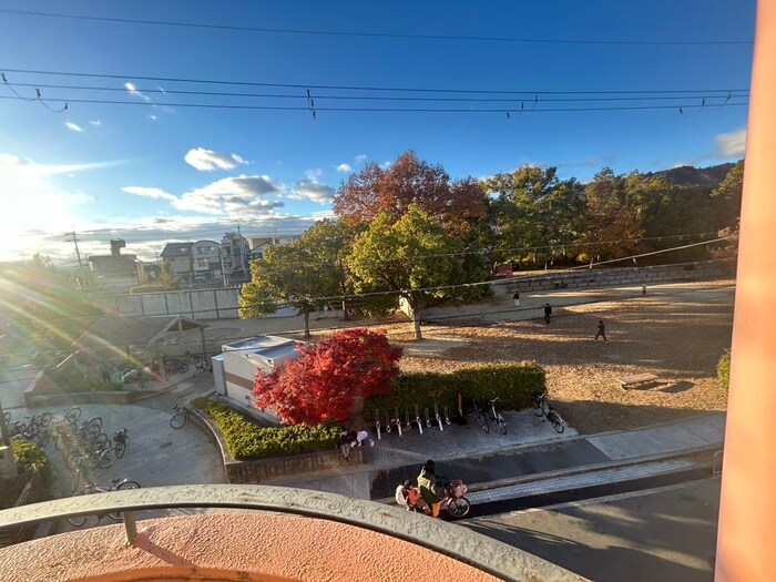 物件内観写真17　(室内からの展望)