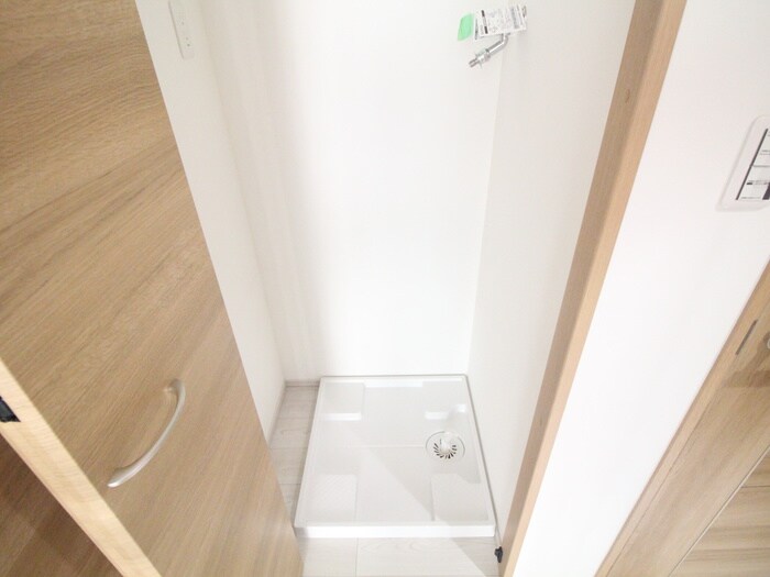 物件内観写真10　(洗濯機置場)