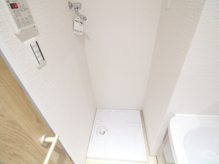 物件内観写真14　(洗濯機置場)