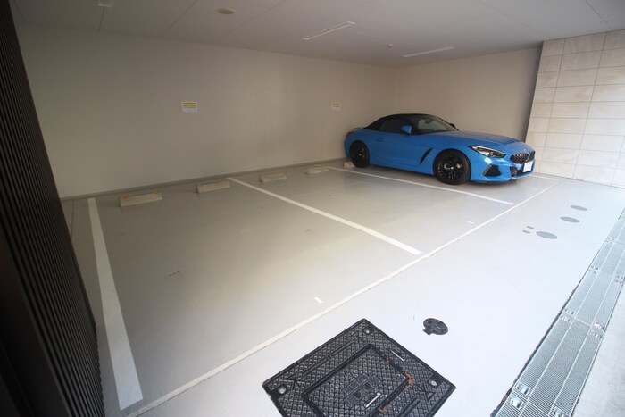 物件外観写真4　(駐車場)