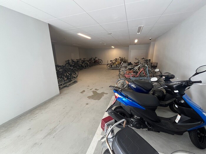 物件外観写真6　(駐輪場)