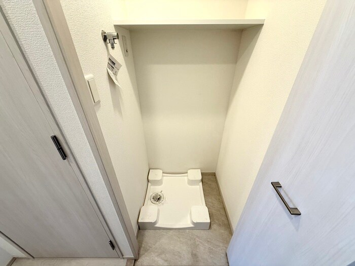 物件内観写真12　(洗濯機置場)