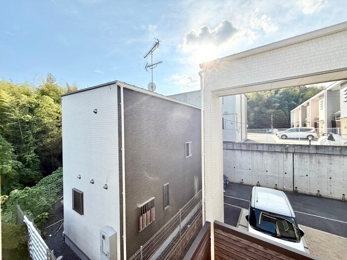 物件内観写真14　(室内からの展望)