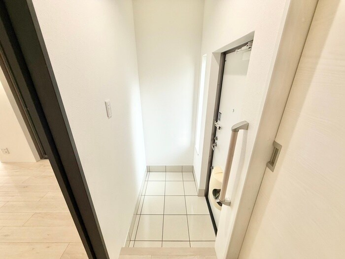 物件内観写真15　(玄関)