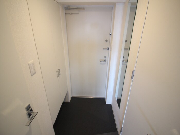 物件内観写真7　(玄関)