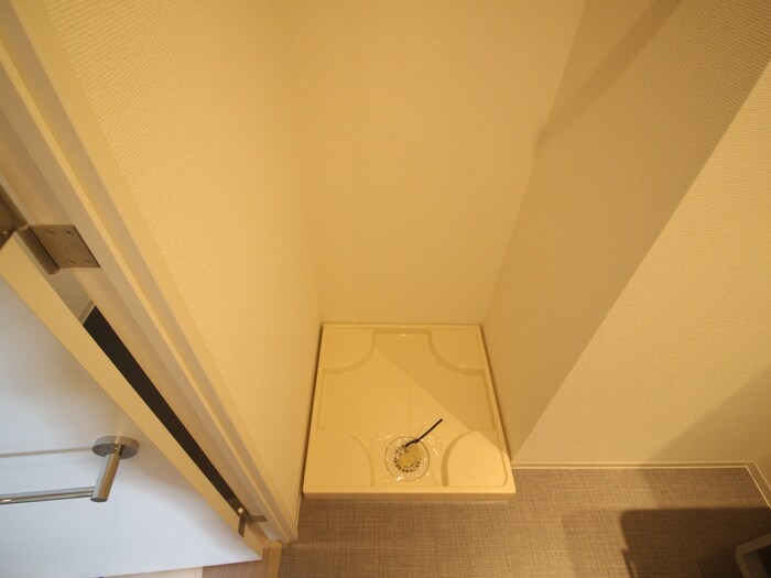 物件内観写真18　(洗濯機置場)