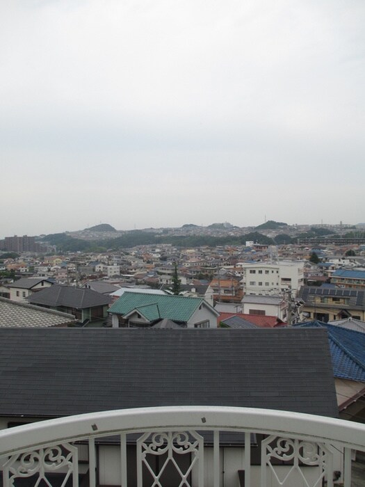 物件内観写真14　(室内からの展望)