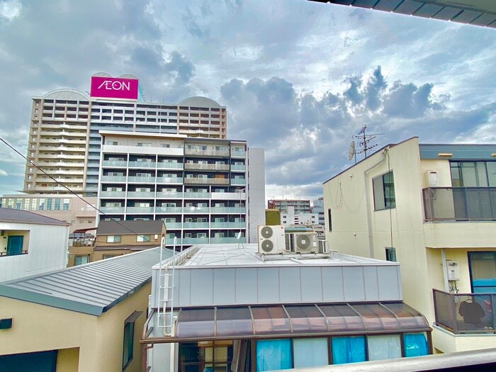 物件内観写真17　(室内からの展望)