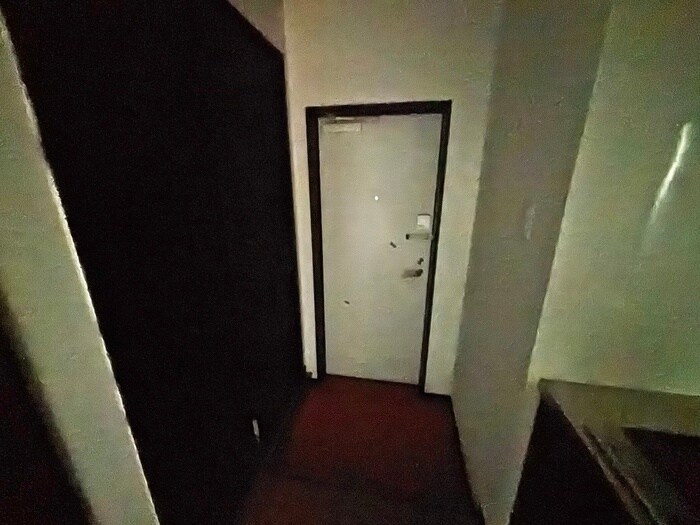 物件内観写真16　(玄関)