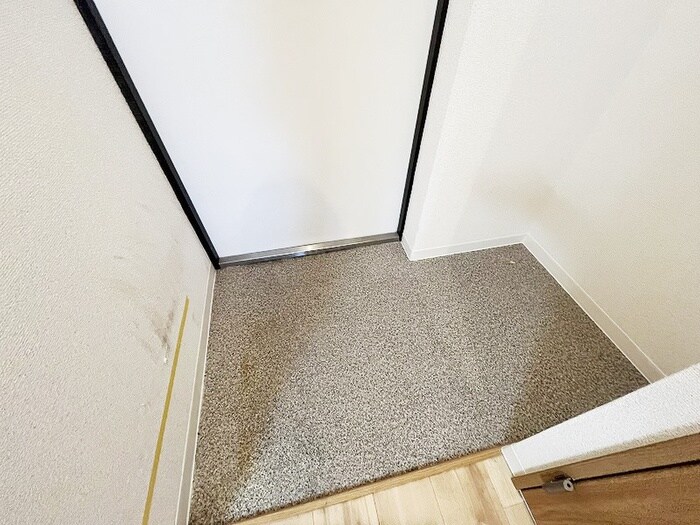 物件内観写真17　(玄関)